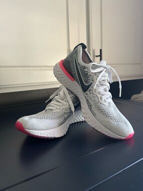 Nike Women White and Pink React Running Shoes